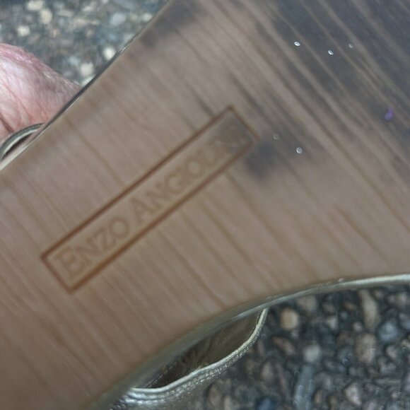 Enzo Angliolini Xemplify Gold Leather Floral Sandals Size 8 - Picture 4 of 7